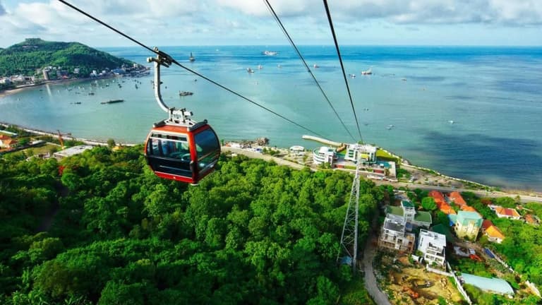 Đi cáp treo ở Hồ Mây Park