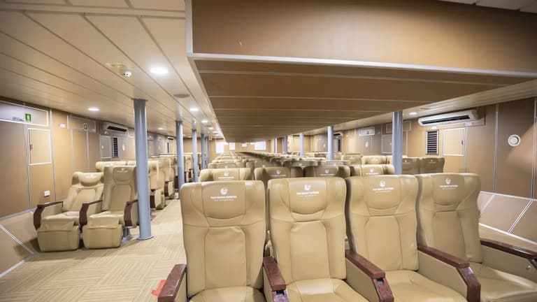 Ghế VIP tàu Thăng Long