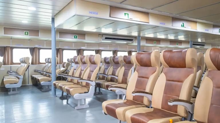 Không gian khoang ghế phổ thông tàu Thăng Long Không gian khoang ghế phổ thông tàu Thăng Long