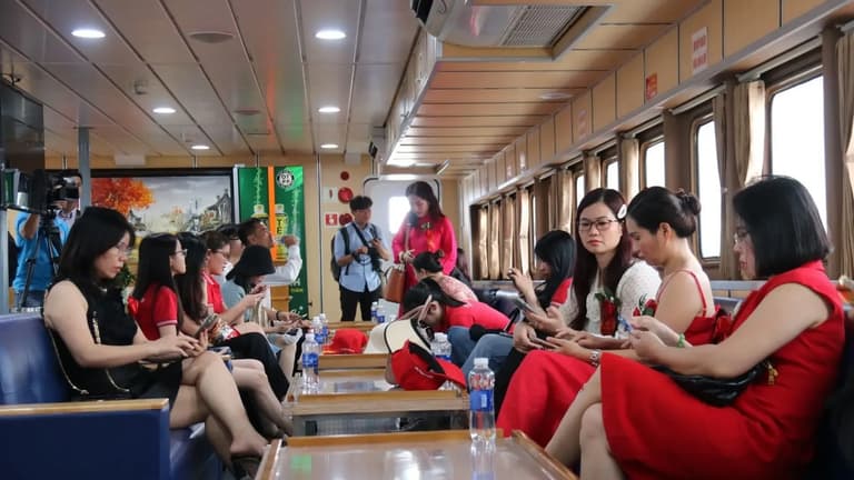 Khu cafe Rooftop trong tàu Phú Quốc Express